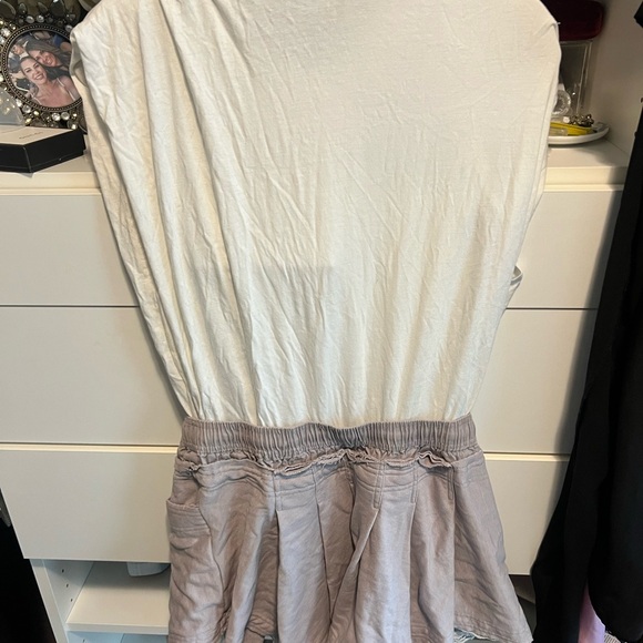 Daily drills- Anthropologie -White Sleeveless Tee with Taupe Elastic Waist Skirt - Picture 3 of 3
